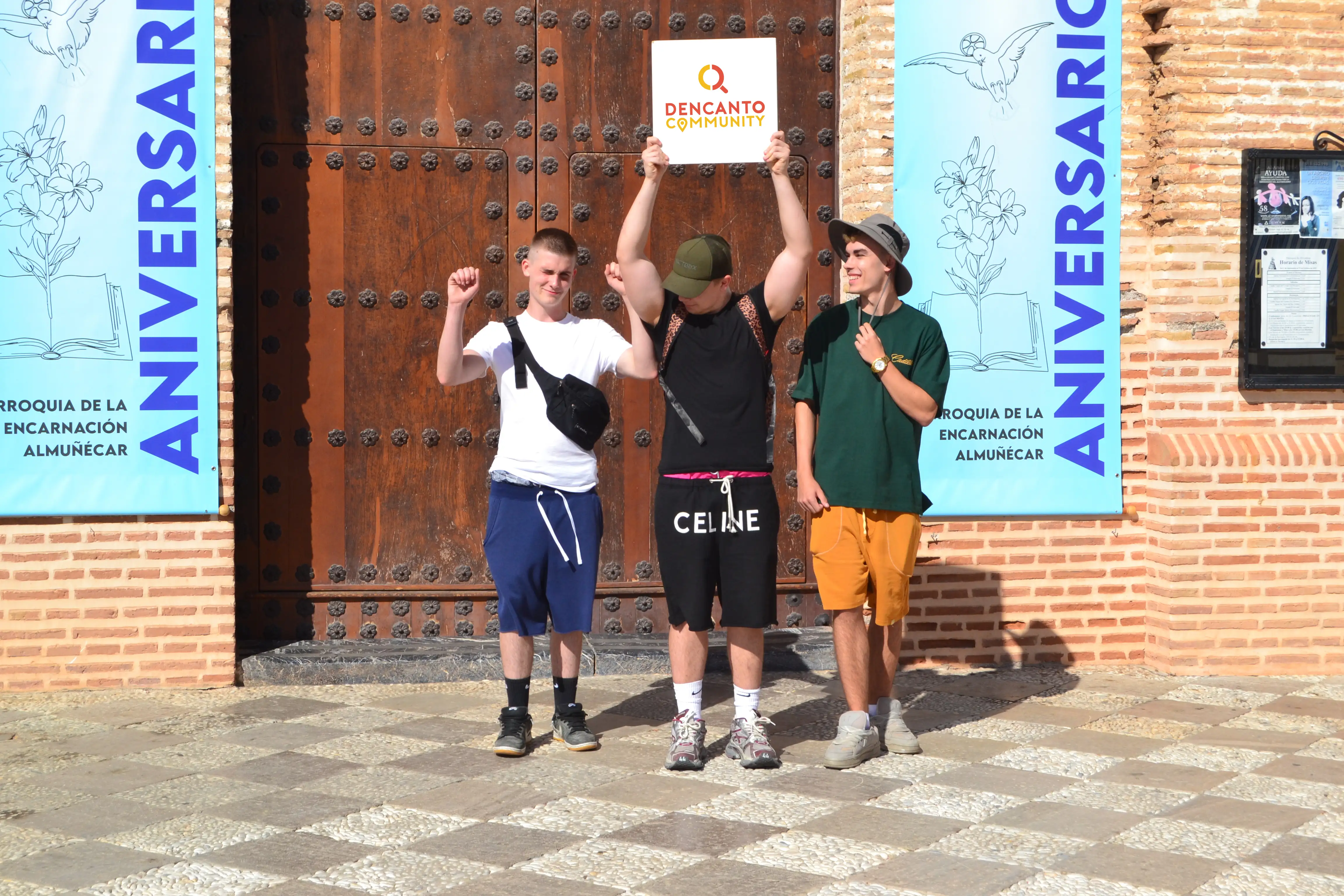 Estudiantes disfrutando de actividades culturales en España
